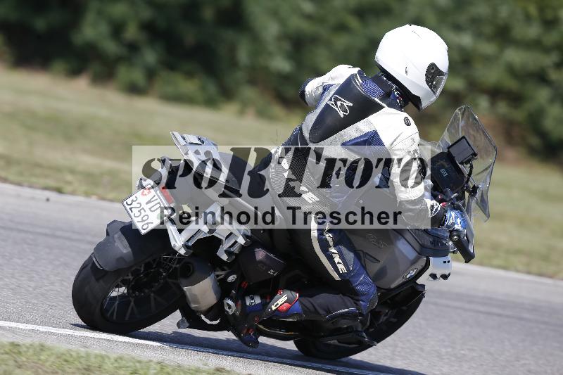 /Archiv-2025/49 26.08.2025 Cornu Master School ADR/gruen-vert/17